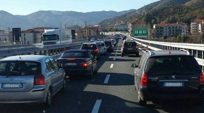 Ponte dell'Immacolata, la Riviera presa d'assalto dai turisti: traffico ... - Il Vostro Giornale