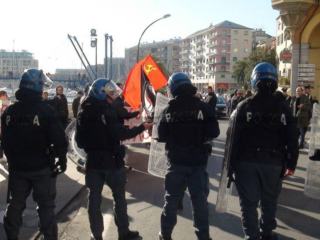 Storace a Savona - manifestazione e contromanifestazione
