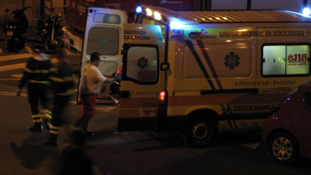 ambulanza vvff notte