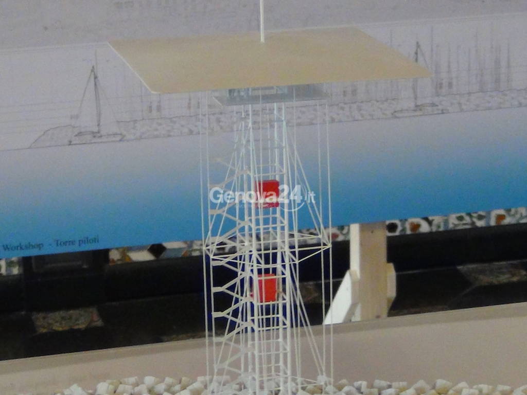 La nuova torre dei piloti del porto di Genova