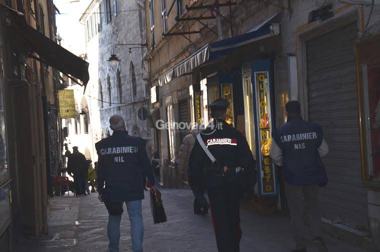 Carabinieri della Maddalena nel centro storico con Nas e Nil
