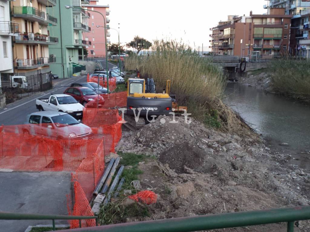 Borghetto, una petizione per salvare i parcheggi di via Ticino
