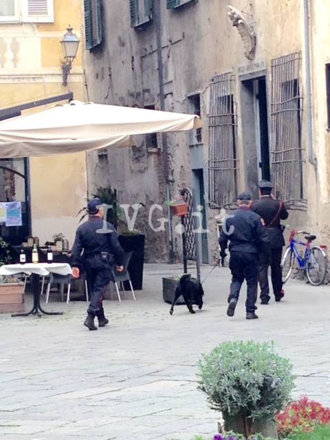 Albenga, nuovo pattuglione dei carabinieri in piazza del Popolo