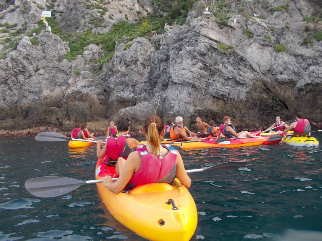 Escursione guidata in canoa Area Marina Protetta Isola di Bergeggi