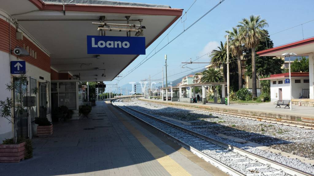 La stazione di Loano resta senza sala d'attesa