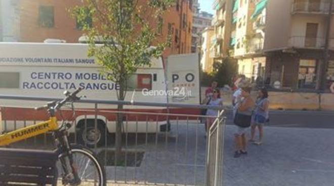 Code e record di donatori di sangue, così Genova risponde all’emergenza terremoto