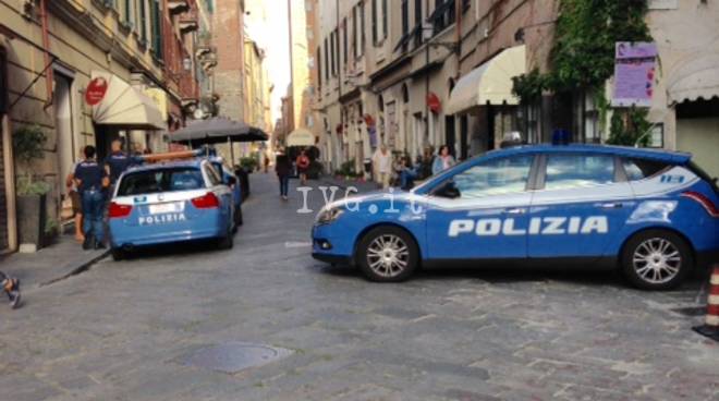 Albenga, la polizia sospende la licenza ad un esercizio pubblico