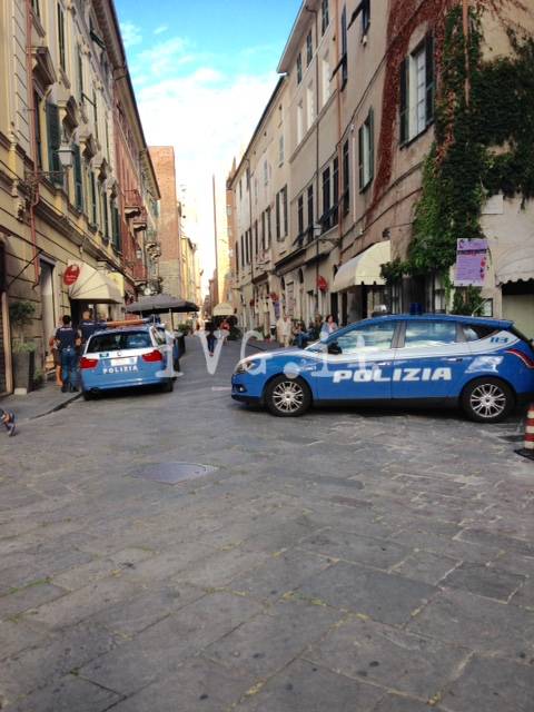 Albenga, la Polizia di Stato pattuglia il centro storico