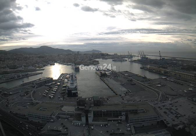 Porto di Genova, terminal traghetti