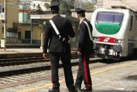 carabinieri treni