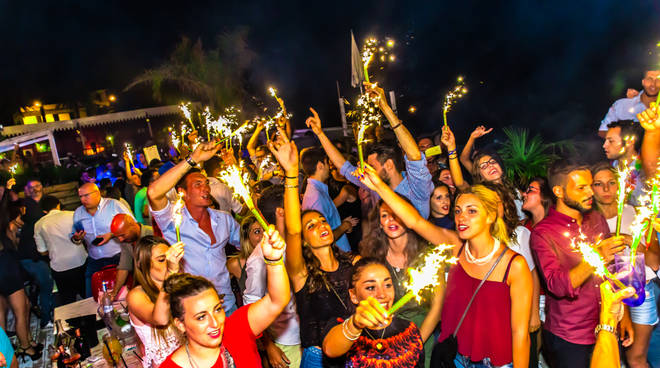 Albenga, evento benefico all’Essaouira: venerdì festa in bianco organizzata dai Lions