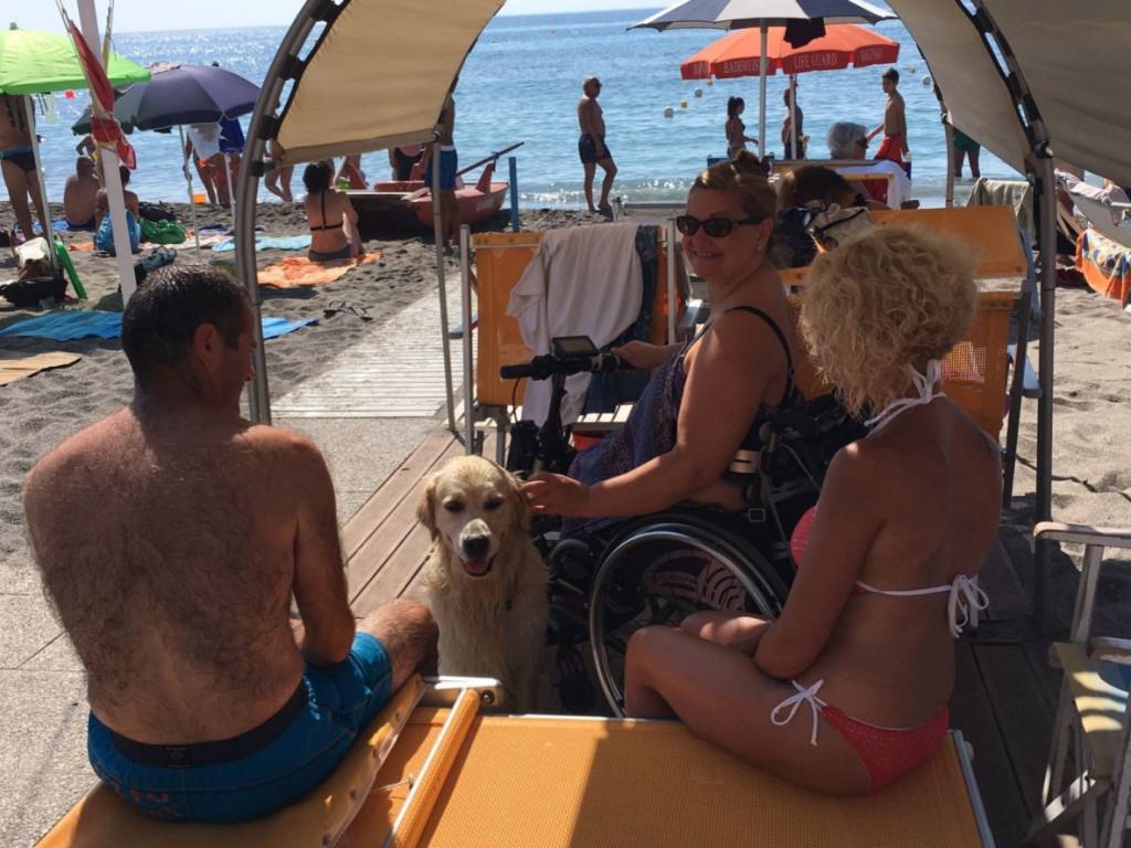 Loano Bagni Delfino area disabili spiaggia