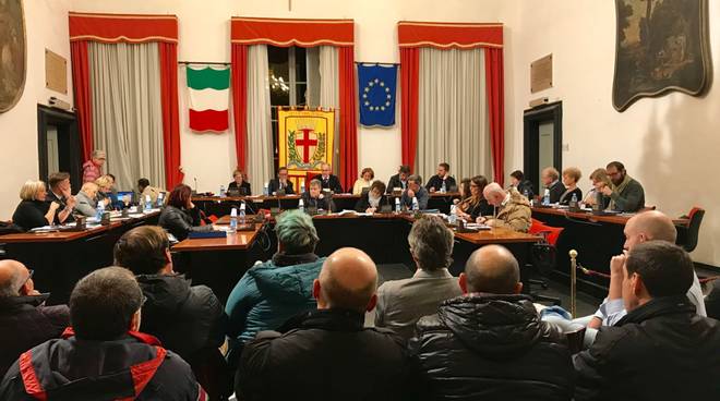 Albenga, la maggioranza si compatta intorno all’assessore Allaria: “No alle dimissioni richieste dalla minoranza”