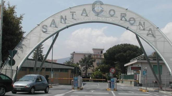Santa Corona, De Vincenzi: “Basta passerelle, per l’ospedale servono fatti e investimenti”