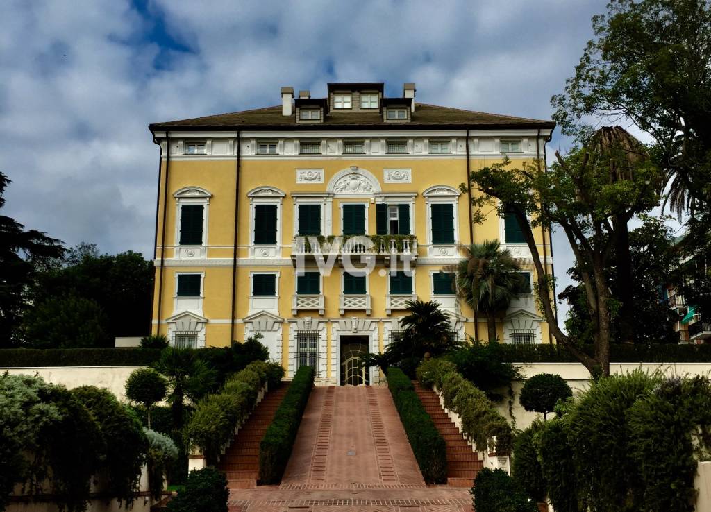 Villa Rosenda De Mari e il centro storico di Albissola Marina con il FAI