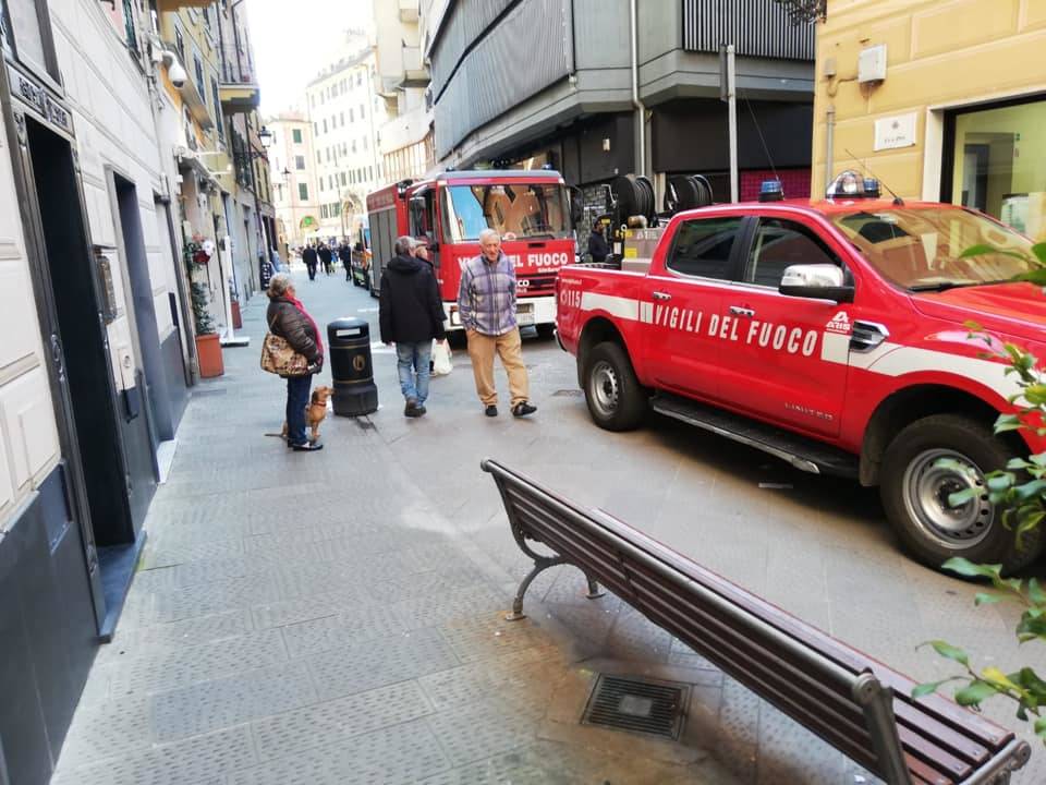 Allarme a Rapallo, intero palazzo evacuato per una fuga di gas: "Massima attenzione"
