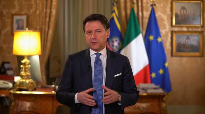 Nuovo annuncio di Conte: "Sanzioni fino a 3000 euro, smentisco proroga al  31 luglio" - IVG.it