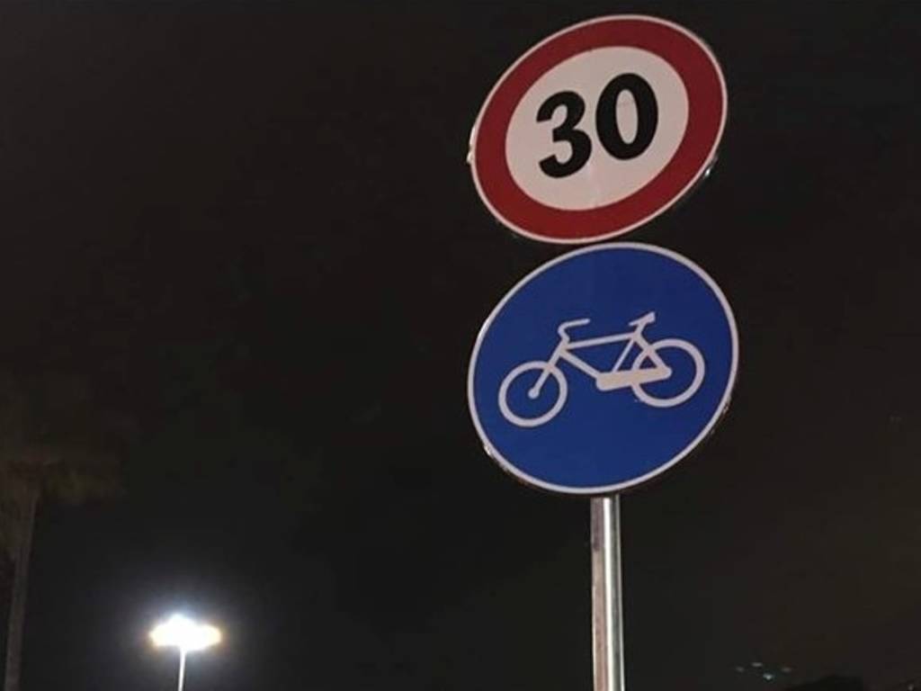 limite 30 corso italia pista ciclabile