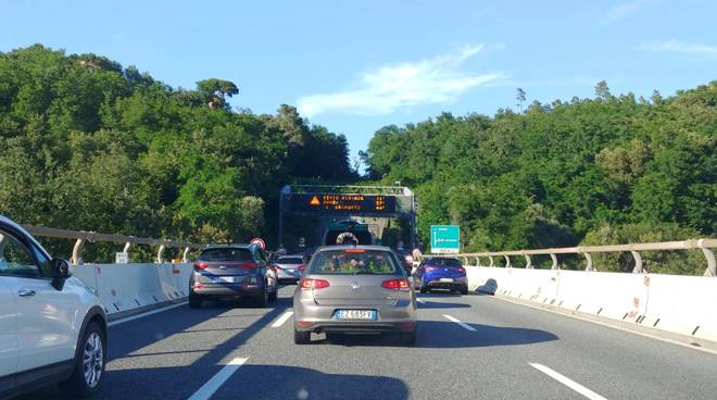 Autostrade corre ai ripari: da sabato gratuite 3 tratte in Liguria, 150 km totali