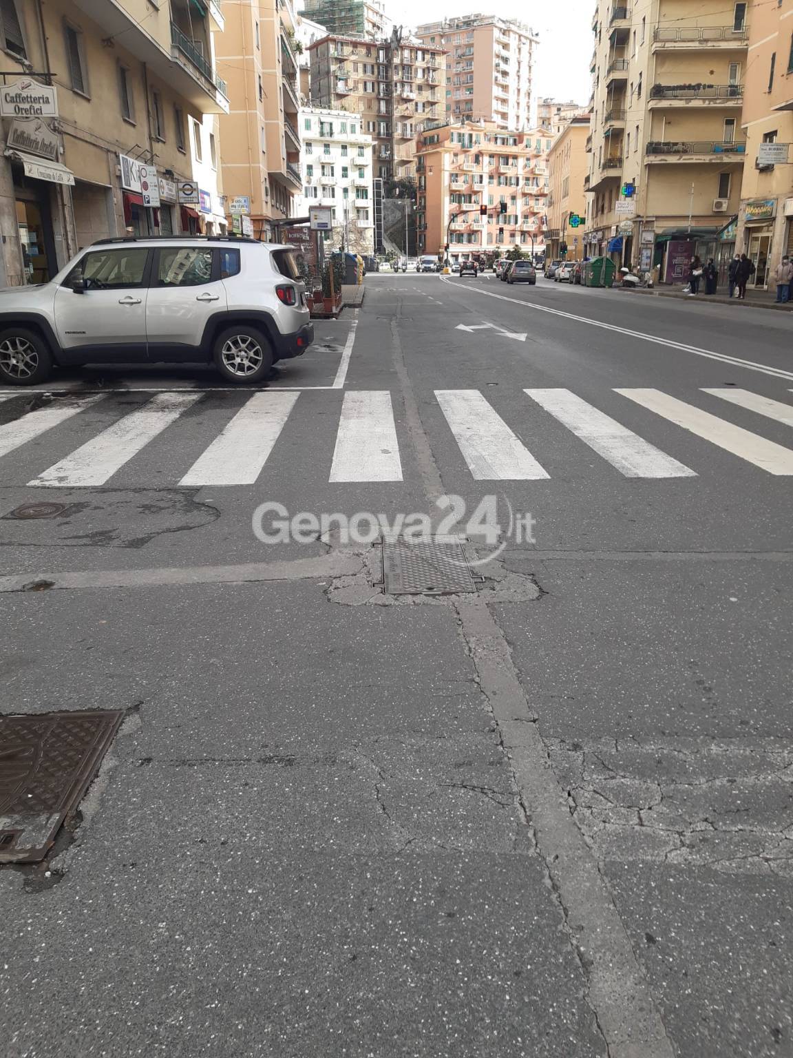 Incidente in monopattino, la situazione del manto stradale in via Monticelli