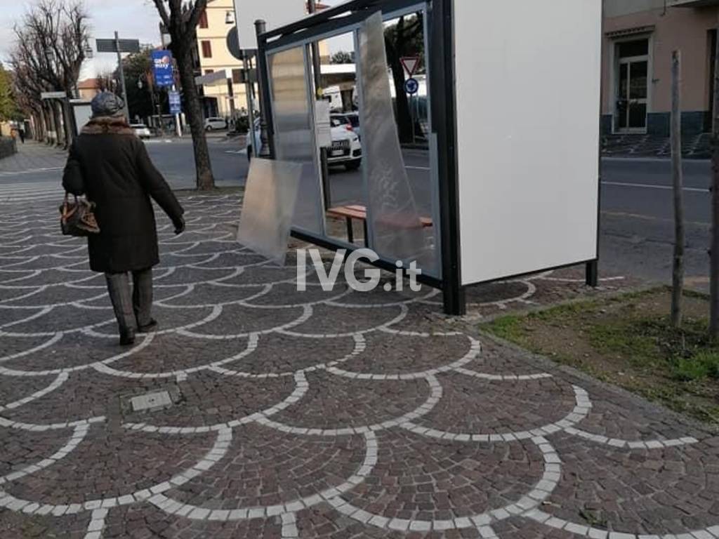 Viale Pontelungo Albenga vandalismo 