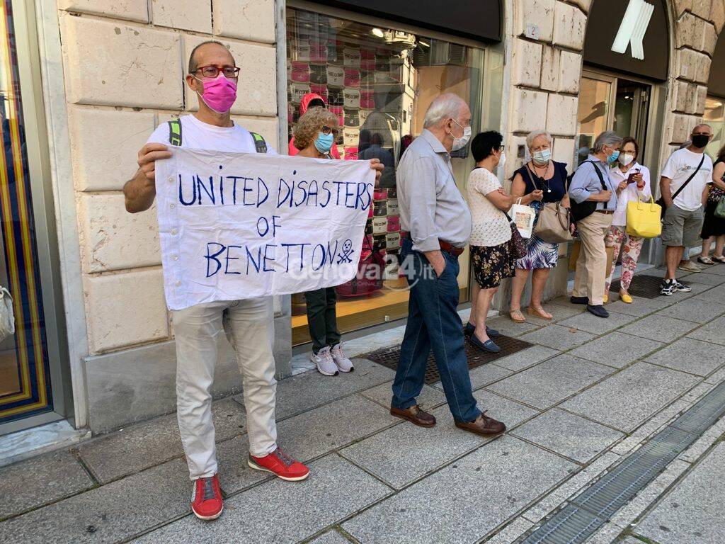 Manifestazione contro la vendita di Autostrade a Genova