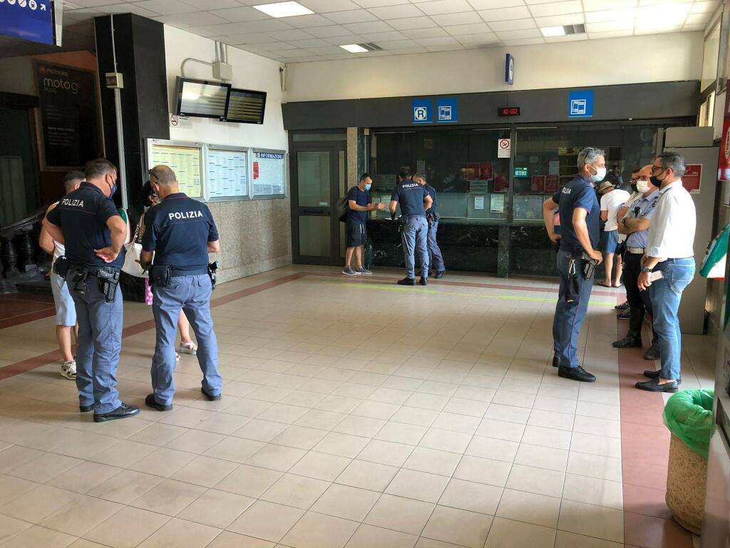Controlli Polizia Polfer Municipale Alassio stazione
