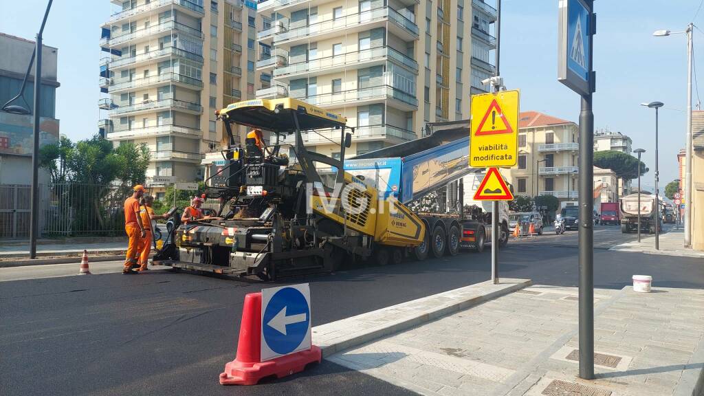 Lavori via Nizza Savona asfalto asfaltatura rifacimento asfalto