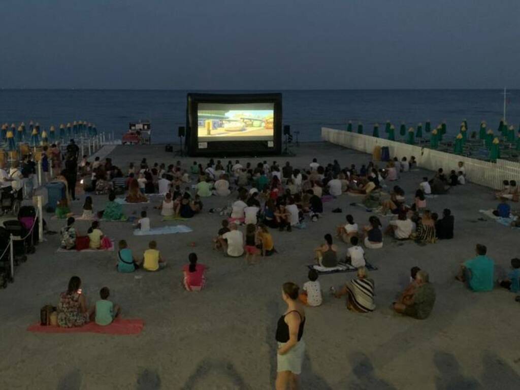 cinema spiaggia Loano