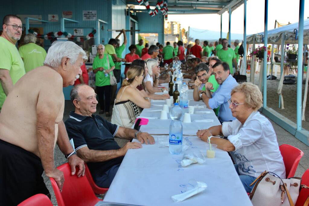 Festa alla spiaggia Raphael di Savona: celebrati i 50 anni dalla fondazione