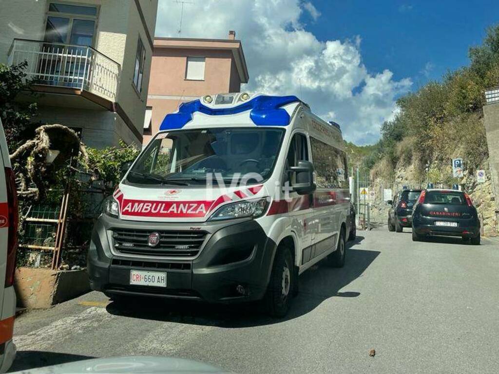 Varazze via Giovane Italia ambulanza croce rossa