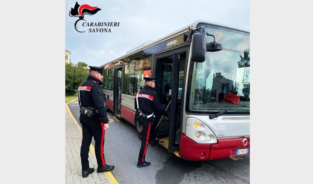 carabinieri bus