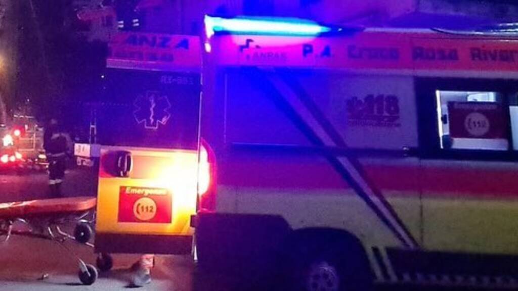ambulanza notte croce rosa rivarolese