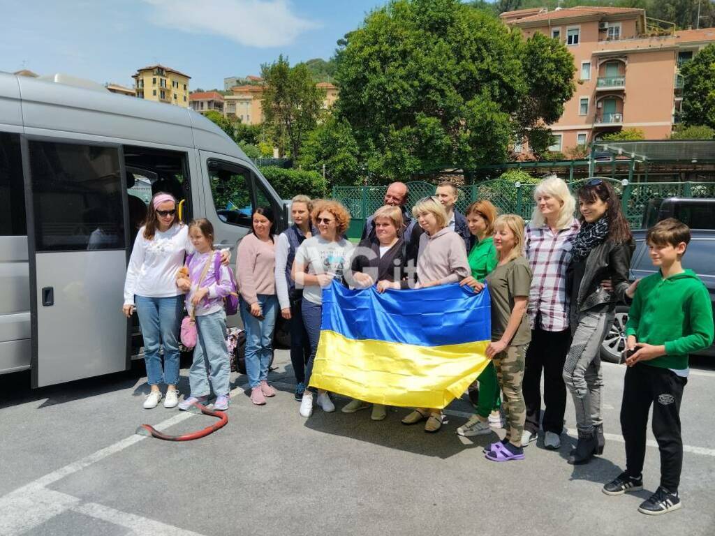 Un abbraccio dal mare donne ucraine vedove