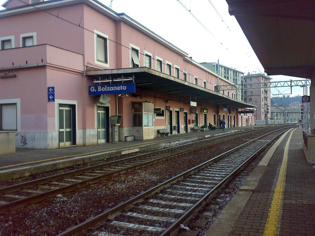 stazione genova bolzaneto