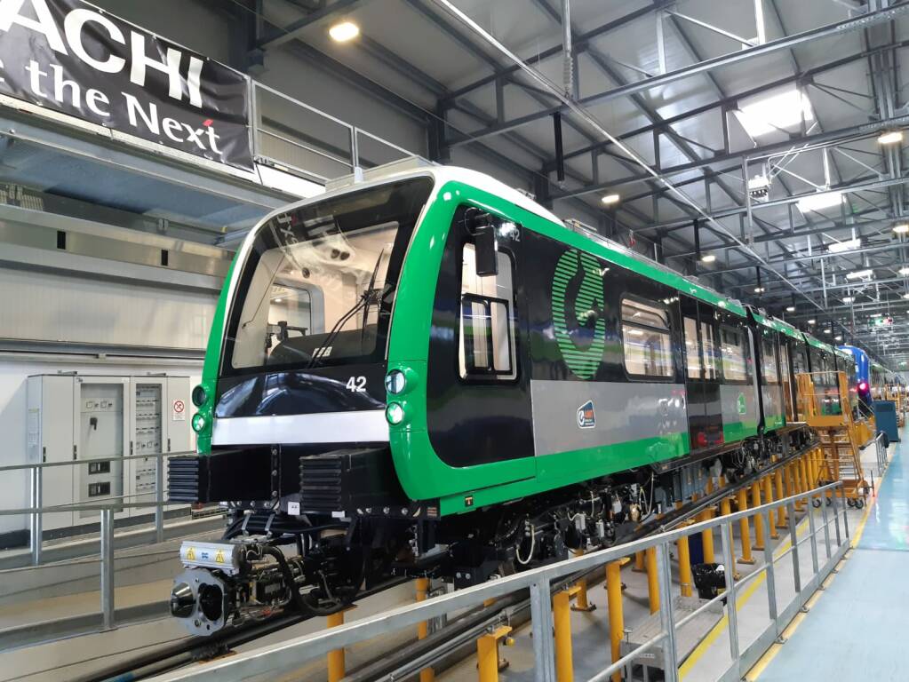 nuovi treni hitachi metropolitana